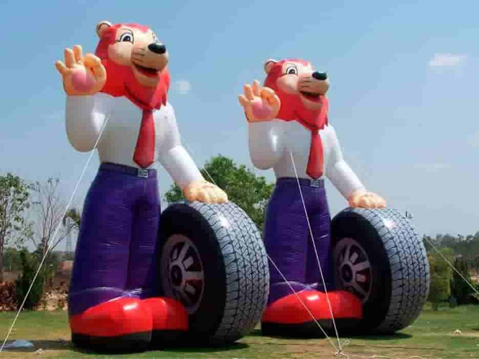 mascote inflável pneu