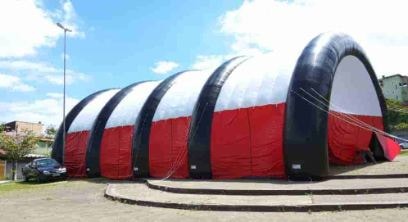 tenda inflavel gigante