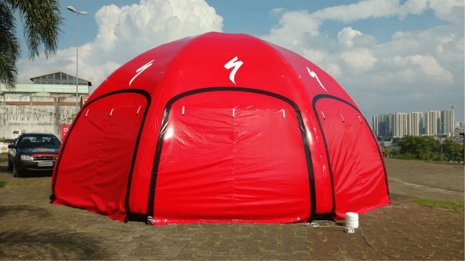 tenda inflavel com cortinas