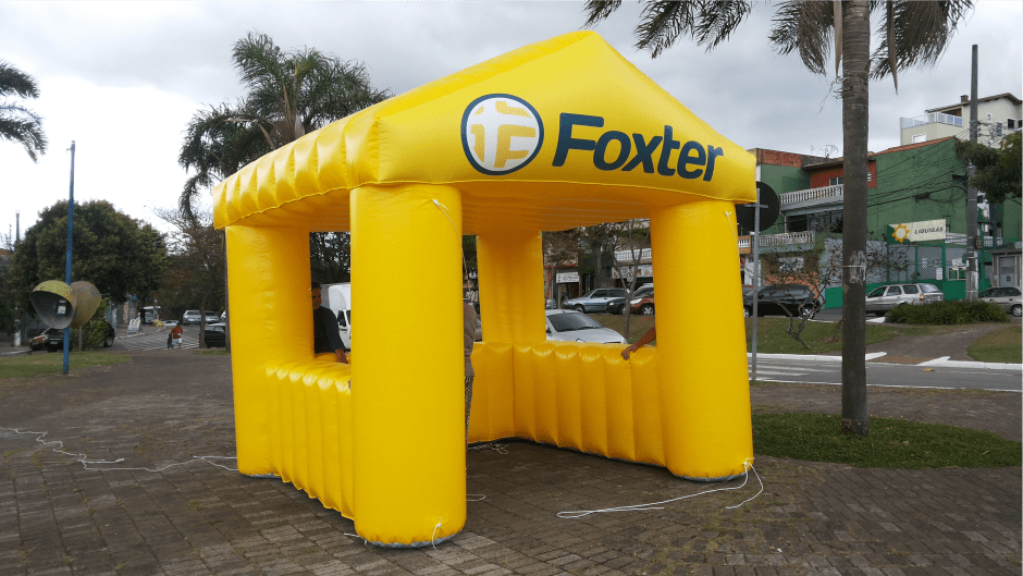 tenda inflavel pequena com balcão